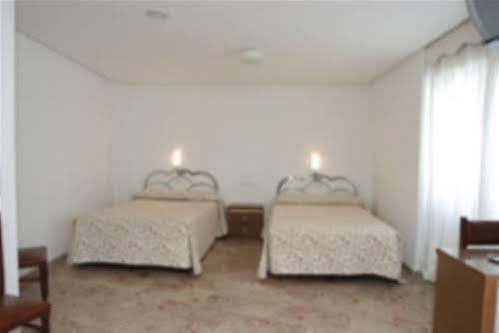 Hostal Aragon Теруел Екстериор снимка