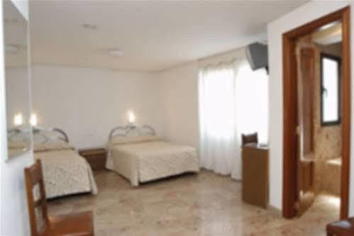 Hostal Aragon Теруел Екстериор снимка